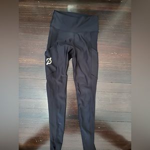 Peloton leggings. Black with ribbing.